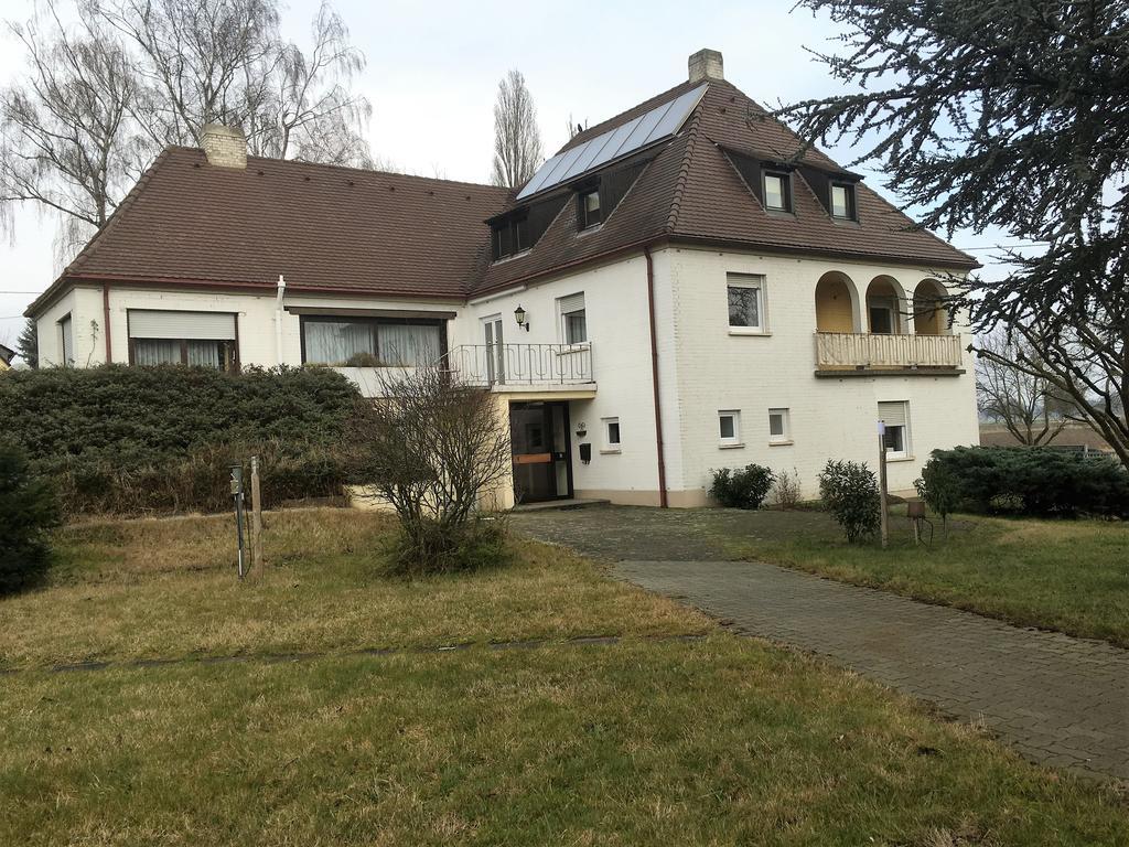 Gaestehaus An Der Rheinbruecke Altlussheim Exterior photo