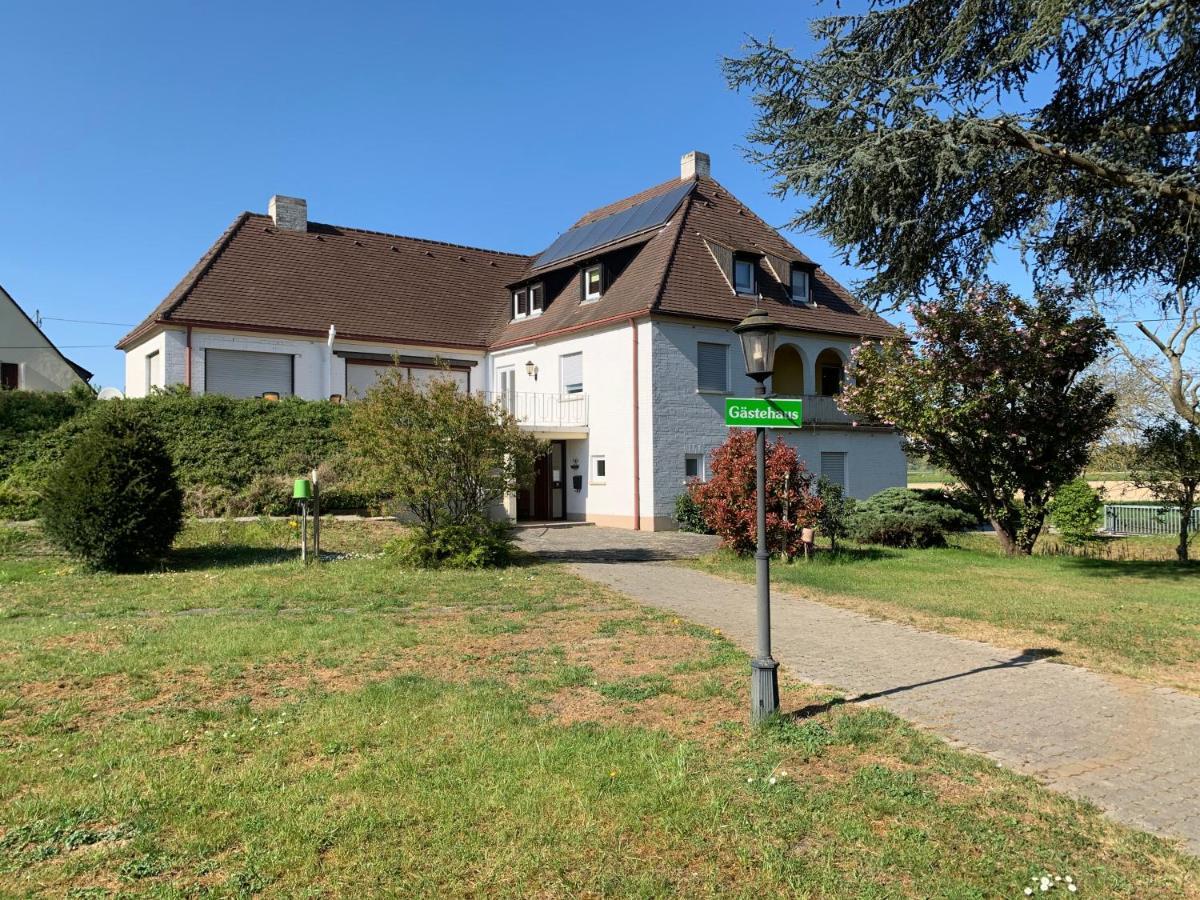 Gaestehaus An Der Rheinbruecke Altlussheim Exterior photo